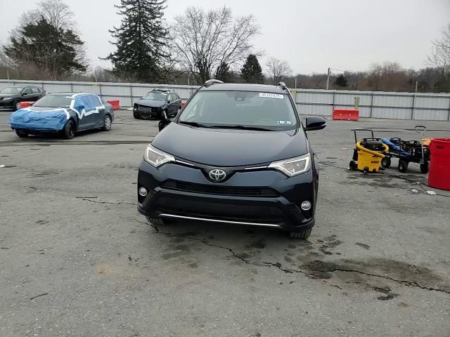 2017 Toyota RAV 4 - Image 12