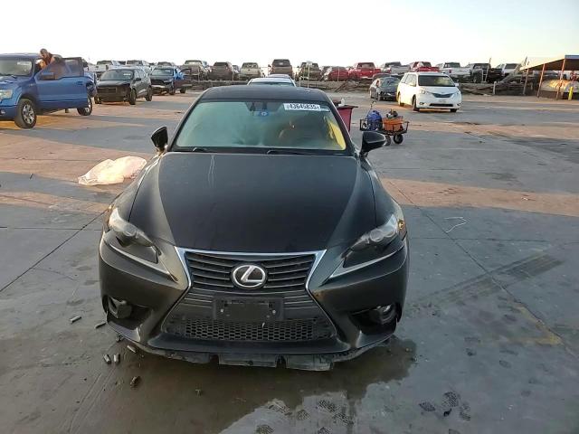 2016 Lexus IS - Image 11