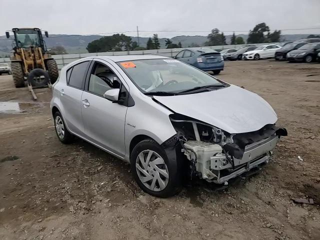 2015 Toyota Prius - Image 10