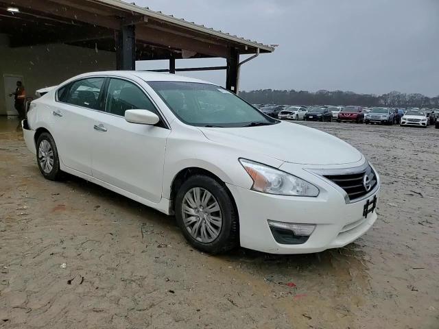 2015 Nissan Altima - Image 13