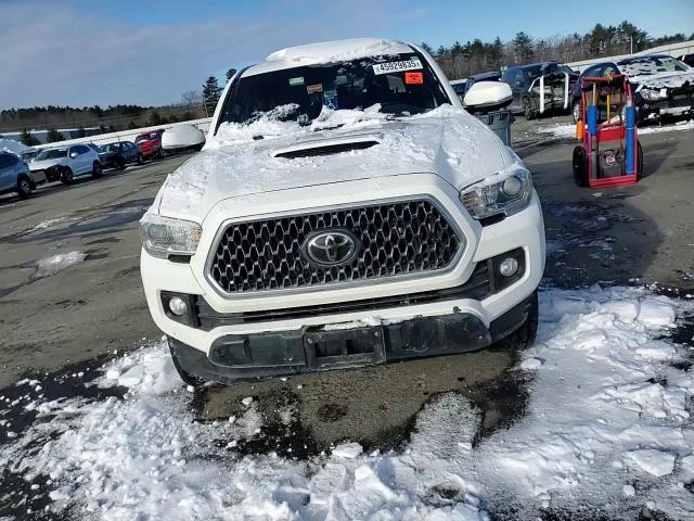 2019 Toyota Tacoma - Image 10