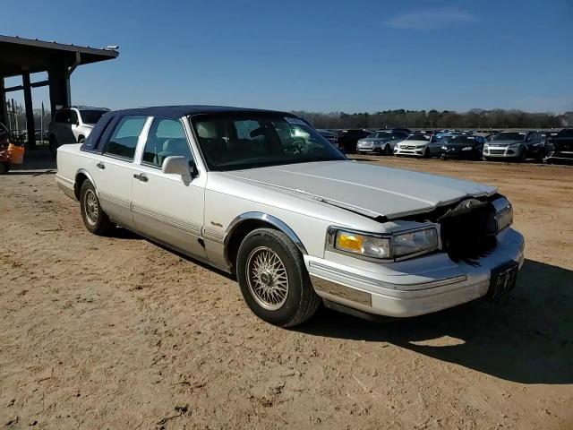1997 Lincoln Town Car - Image 11