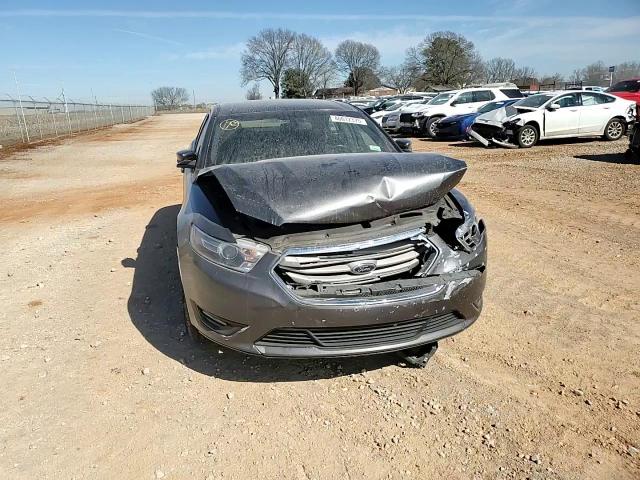 2018 Ford Taurus - Image 11