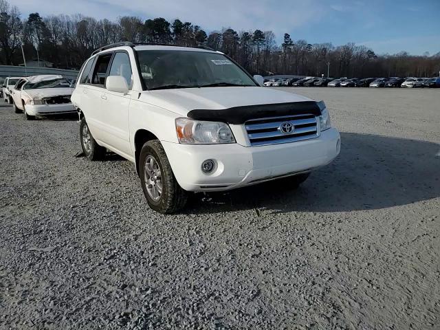 2004 Toyota Highlander - Image 12