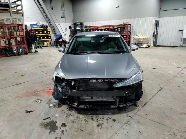 2019 Hyundai Elantra - Image 11