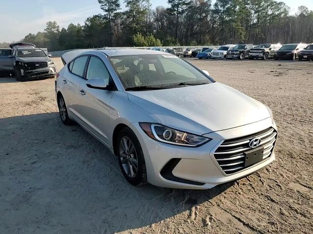 2017 Hyundai Elantra - Image 11