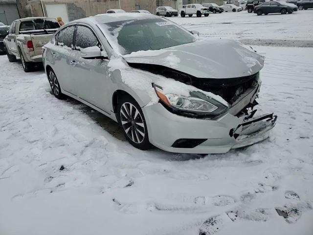 2017 Nissan Altima - Image 10