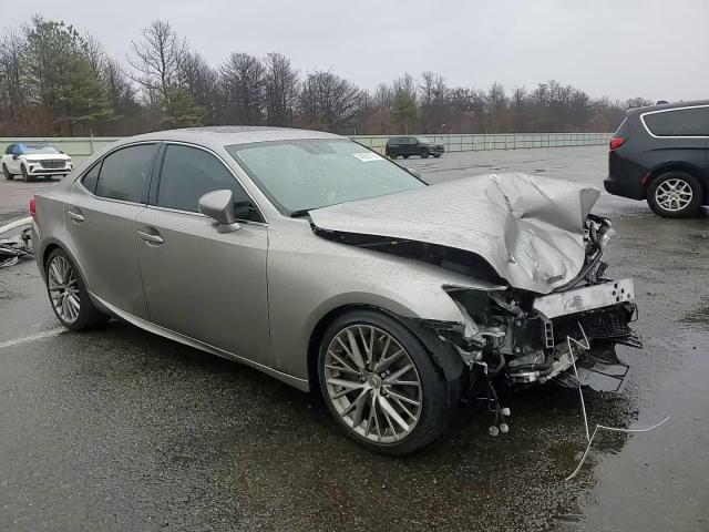 2016 Lexus IS - Image 11