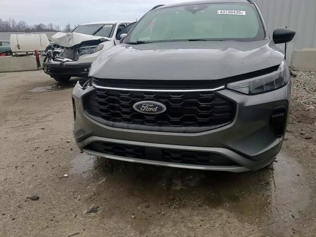 2023 Ford Escape - Image 13