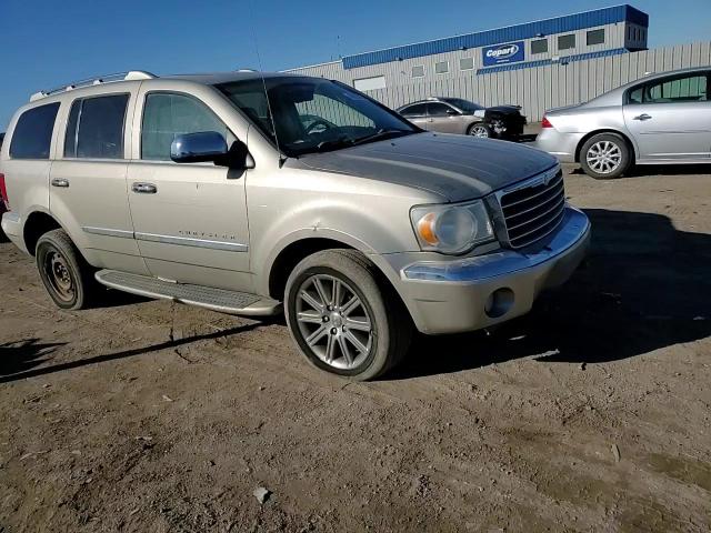 2008 Chrysler Aspen - Image 12