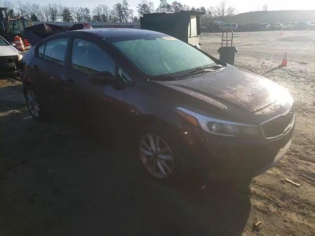 2017 Kia Forte - Image 10