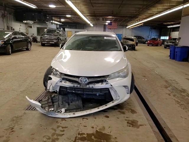 2016 Toyota Camry - Image 11