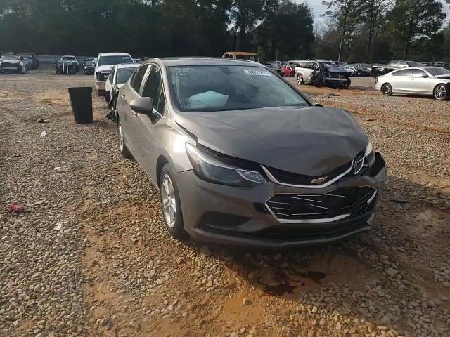 2018 Chevrolet Cruze - Image 11