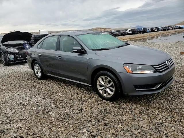 2015 Volkswagen Passat - Image 13