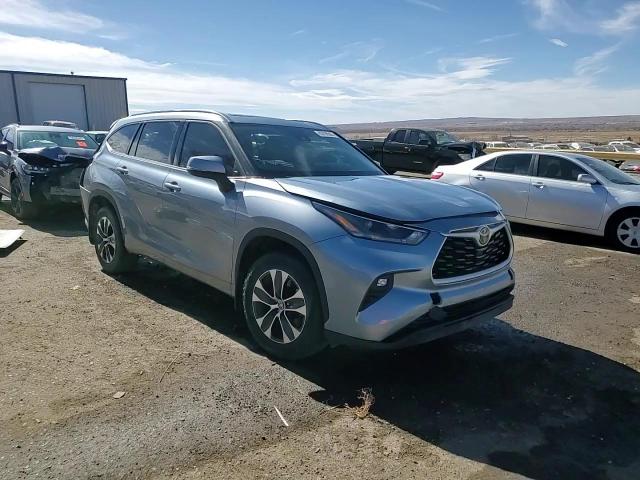 2021 Toyota Highlander - Image 15