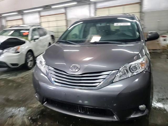 2017 Toyota Sienna - Image 14