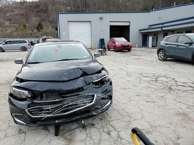 2018 Chevrolet Malibu - Image 11