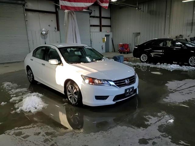 2015 Honda Accord - Image 13
