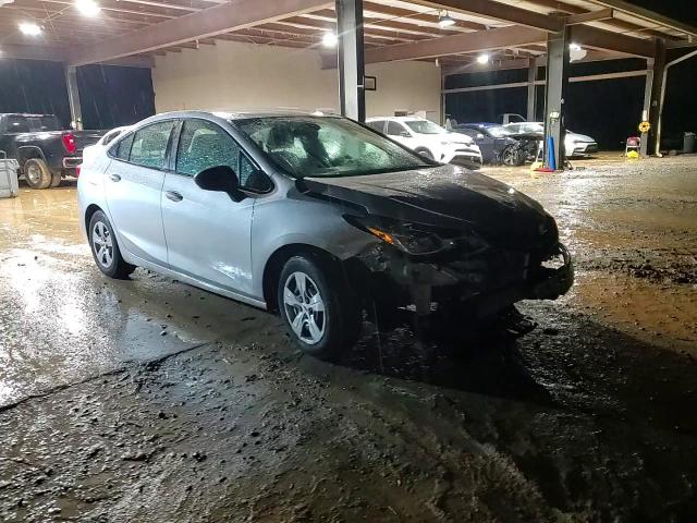 2018 Chevrolet Cruze - Image 14