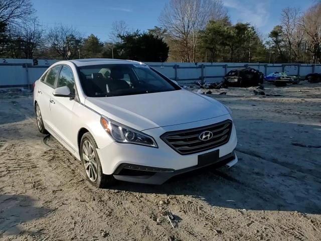 2016 Hyundai Sonata - Image 11