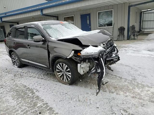 2020 Mitsubishi Outlander - Image 12