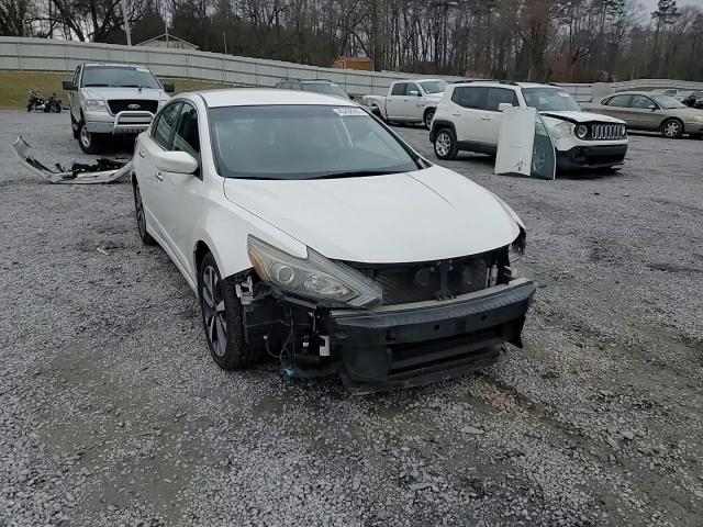 2016 Nissan Altima - Image 10