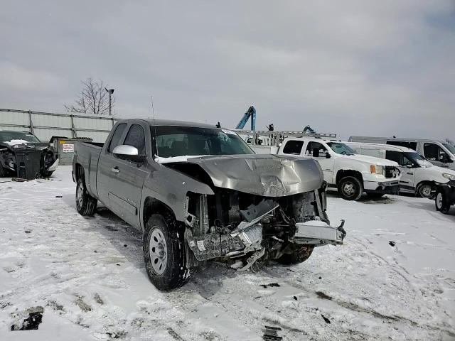 2013 Chevrolet Silverado - Image 11