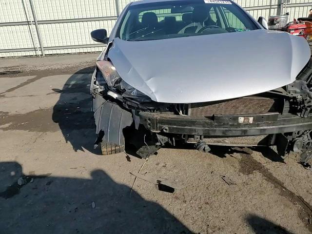 2013 Hyundai Elantra - Image 10