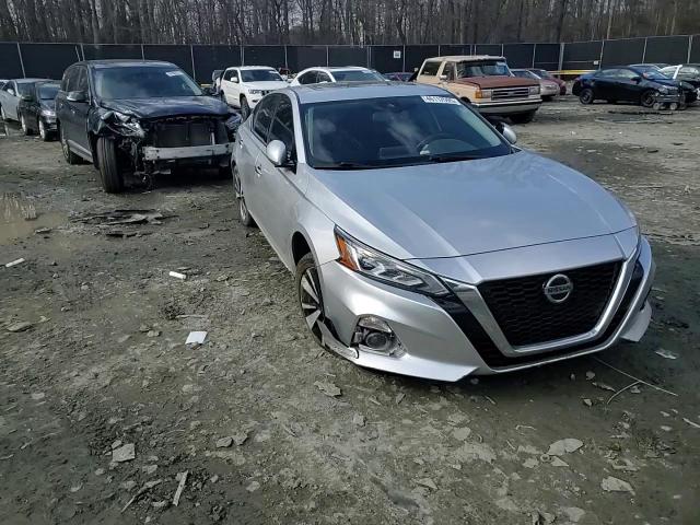 2020 Nissan Altima - Image 10