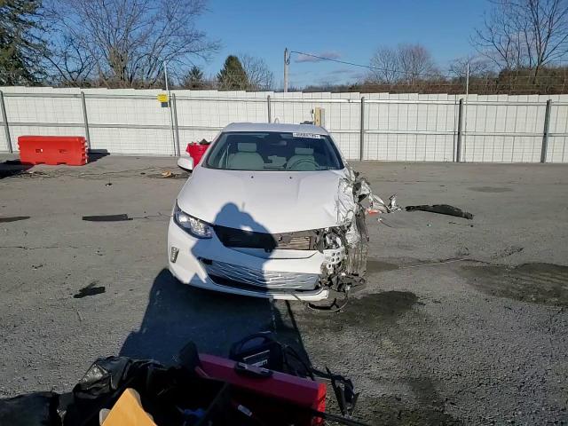 2017 Chevrolet Volt - Image 10