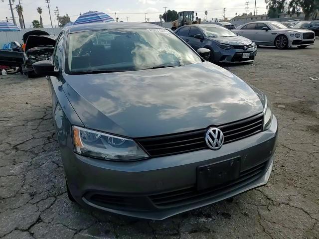 2014 Volkswagen Jetta - Image 11