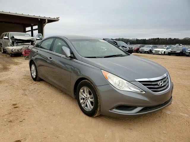 2013 Hyundai Sonata - Image 11