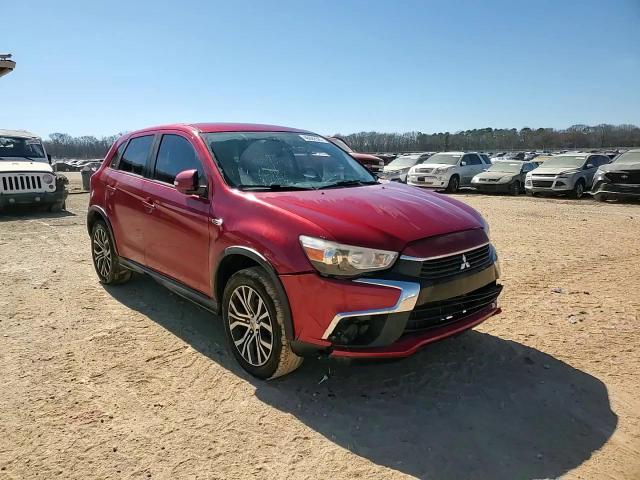 2017 Mitsubishi Outlander - Image 14