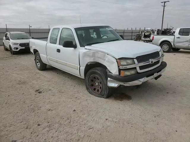 2005 Chevrolet Silverado - Image 11