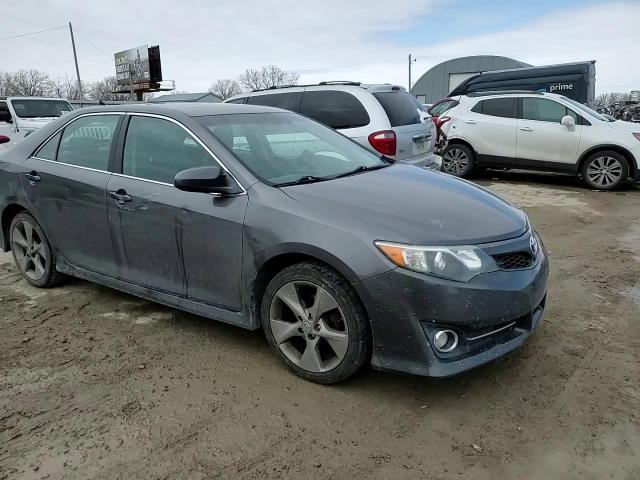 2014 Toyota Camry - Image 11