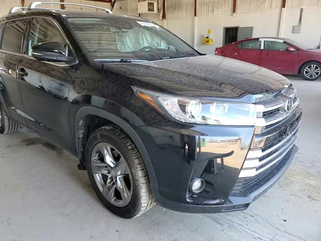2019 Toyota Highlander - Image 11