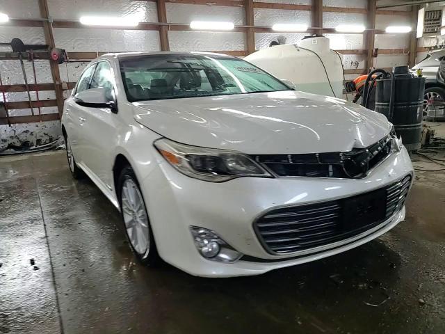 2014 Toyota Avalon - Image 13