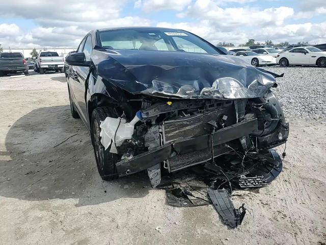 2017 Hyundai Elantra - Image 11