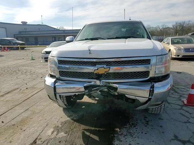 2012 Chevrolet Silverado - Image 11
