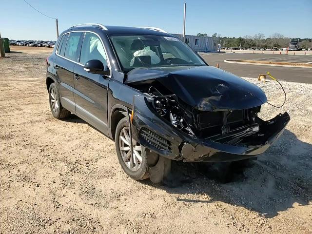 2017 Volkswagen Tiguan - Image 12