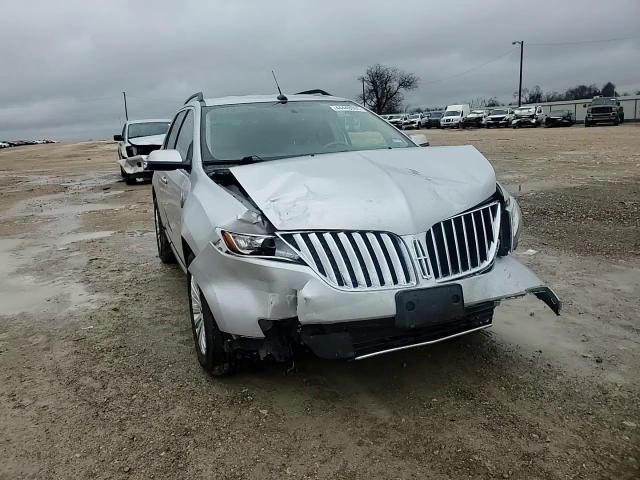 2013 Lincoln MKX - Image 12
