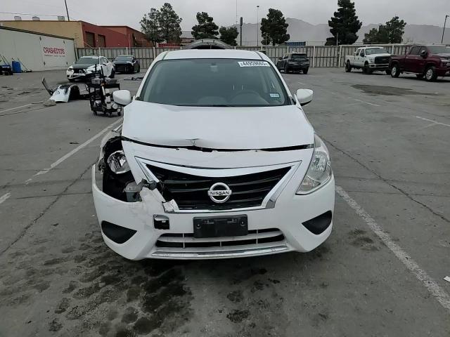 2018 Nissan Versa - Image 11