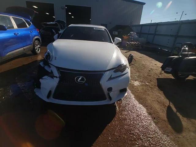 2016 Lexus IS - Image 13