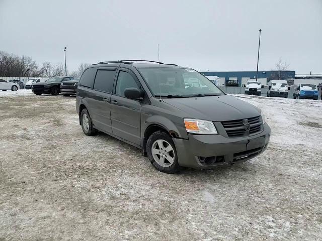 2010 Dodge Caravan - Image 11