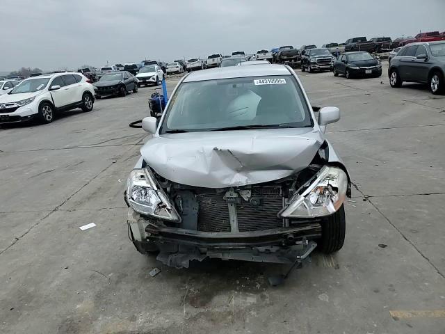2011 Nissan Versa - Image 10