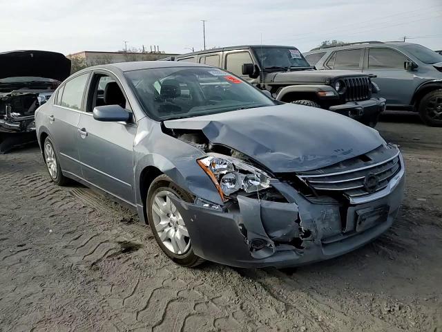 2010 Nissan Altima - Image 10