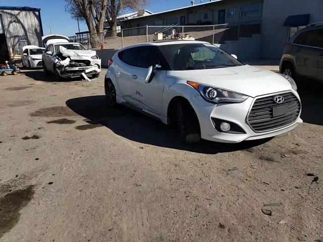 2017 Hyundai Veloster - Image 10