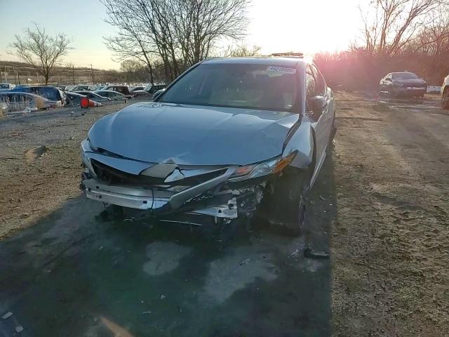 2019 Toyota Camry - Image 11