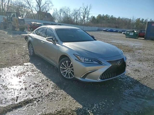 2019 Lexus ES - Image 13