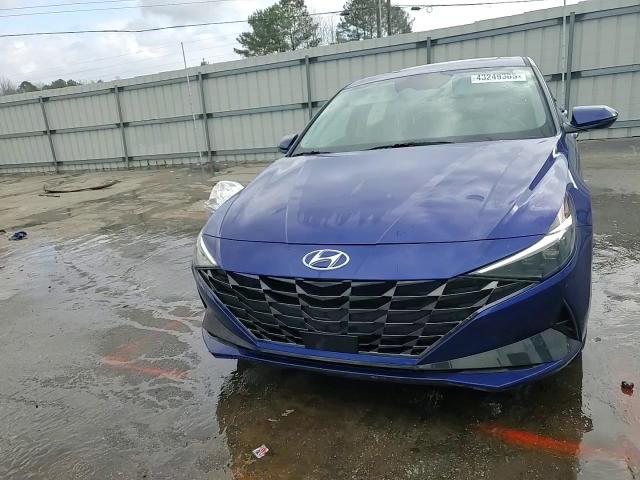 2023 Hyundai Elantra - Image 13